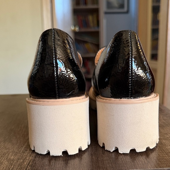 EUC Dolce Vita Hyatt Black Patent Leather Platform Loafers w/White Lug Sole SZ 9 - Picture 4 of 7